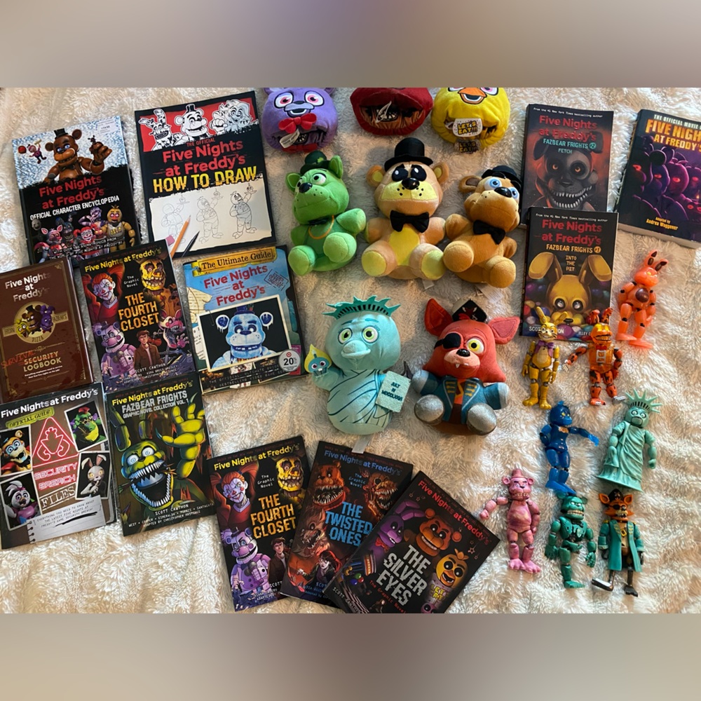 Five Nights of Freddy- comic books/novel books/plushies/figures